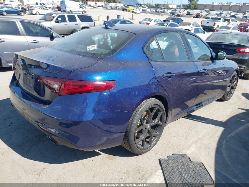2020 Alfa romeo Giulia VIN ZARFAMAN2L7637031 IAAI salvage auction — UNKNOWN, App For Dup Clear (California), sold $2,550 on 2026-08-19 (photo 4)