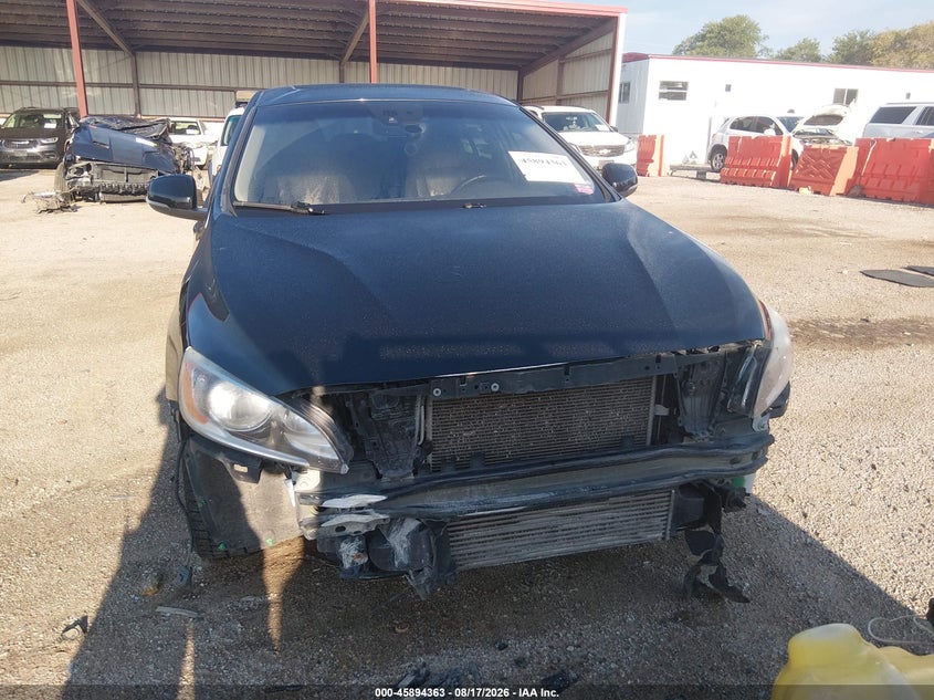 2017 Volvo VIN LYV402HK5HB153605 IAAI salvage auction — FRONT END, Wait Title, sold $2,500 on 2026-10-02 (photo 6)