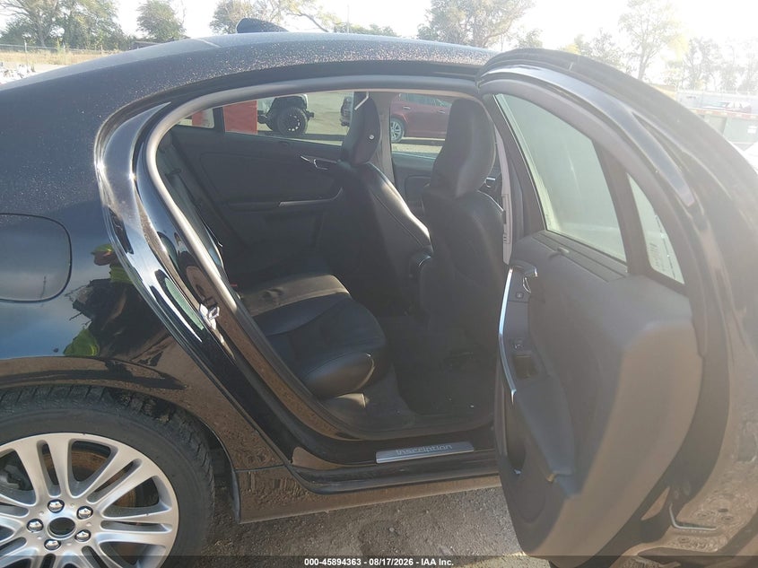 2017 Volvo VIN LYV402HK5HB153605 IAAI salvage auction — FRONT END, Wait Title, sold $2,500 on 2026-10-02 (photo 8)