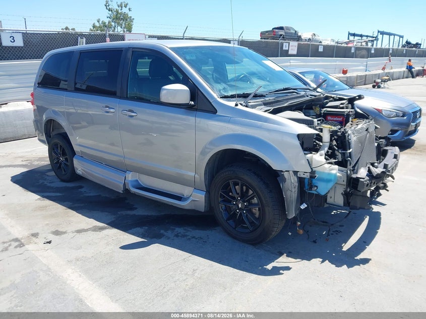 2019 Dodge Caravan VIN 2C4RDGCGXKR685050 IAAI salvage auction — FRONT END, Wait Title, sold $10,000 on 2026-10-05 (photo 1)
