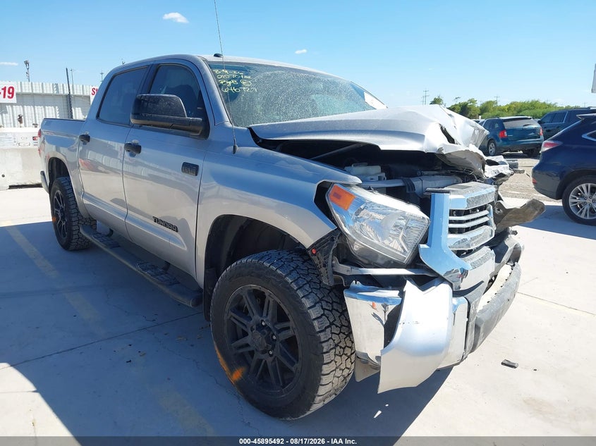 2017 Toyota Tundra VIN 5TFDW5F1XHX646727 — IAAI salvage auction photo
