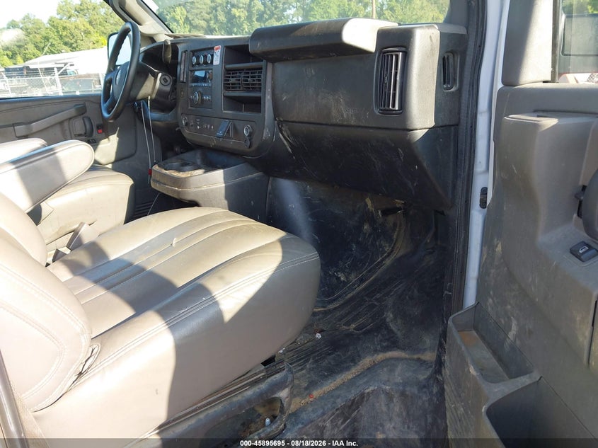 2020 Chevrolet Express VIN 1GCWGAFP2L1176028 — IAAI salvage auction photo