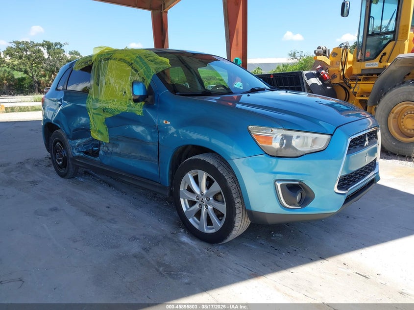 2014 Mitsubishi Outlander VIN 4A4AP3AU5EE024106 IAAI salvage auction — SIDE, Rebuildable (Florida), sold $725 on 2026-08-23 (photo 1)
