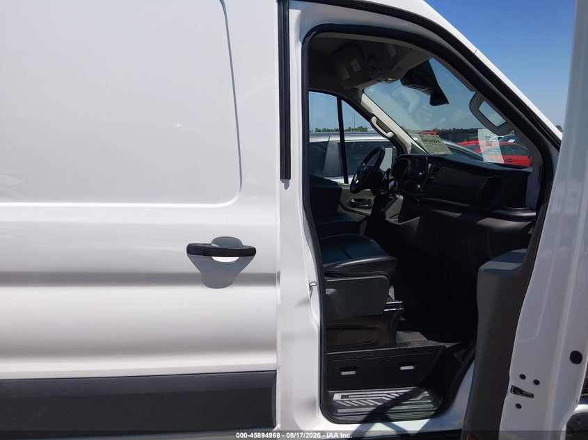 2025 Ford Transit VIN 1FTBR1C84SKB18095 IAAI salvage auction — FRONT & REAR, Enterprise Vehicles Clear Only (Texas), sold $25,950 on 2026-08-20 (photo 5)