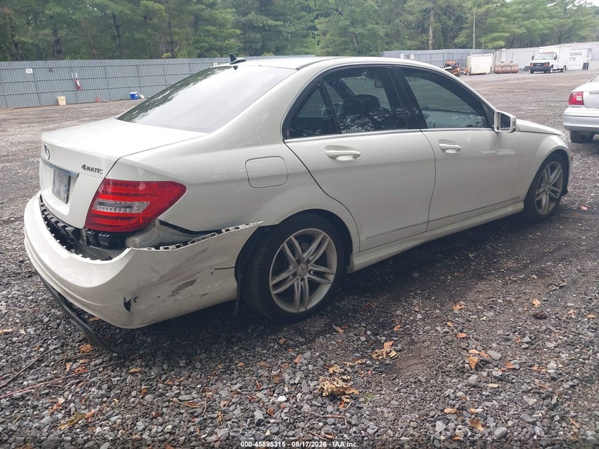 2012 Mercedes-benz C-klasse VIN WDDGF8BBXCR199896 IAAI salvage auction — RIGHT SIDE, Salvage (New Jersey), sold $1,800 on 2026-09-09 (photo 4)