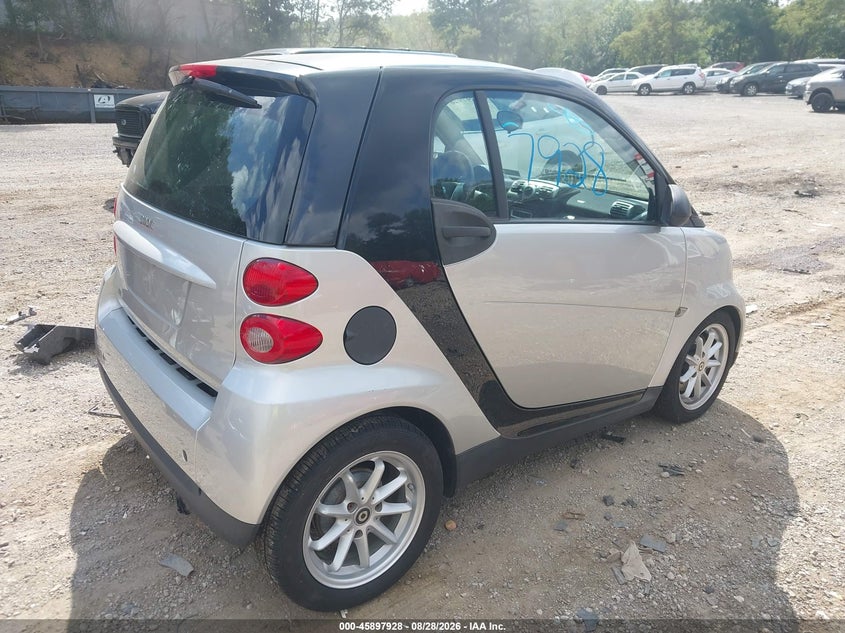 2008 Smart Fortwo VIN WMEEJ31X48K181170 IAAI salvage auction — NORMAL WEAR, Clear (Pennsylvania), sold $825 on 2026-09-08 (photo 4)