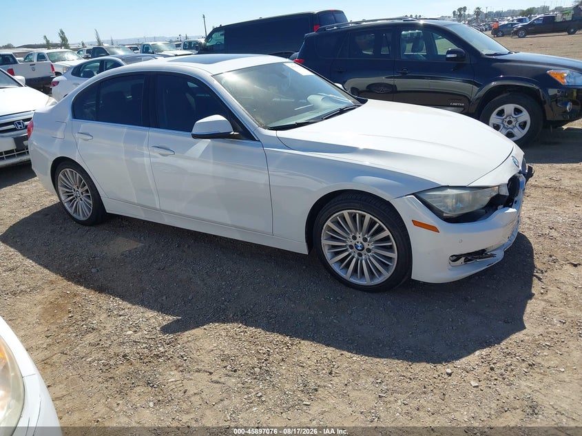 2015 BMW 3er VIN WBA3C1C57FP853932 IAAI salvage auction — FRONT END, Salvage (California), sold $1,950 on 2026-08-24 (photo 1)