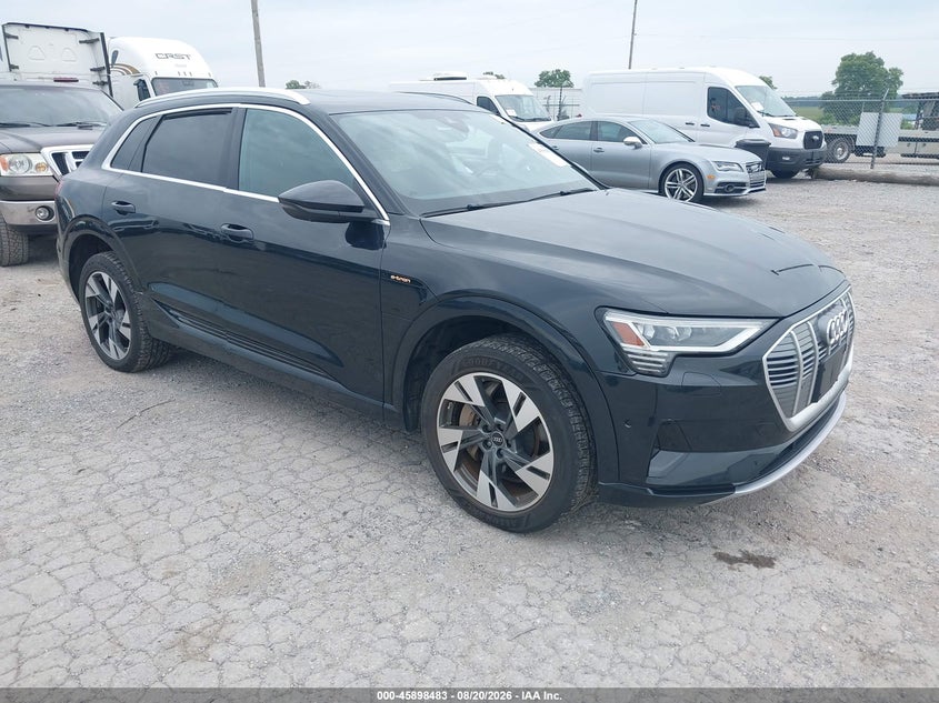 2022 Audi E-tron VIN WA1LAAGE4NB026091 IAAI salvage auction — NORMAL WEAR, Clear (New York), sold $10,400 on 2026-08-26 (photo 1)