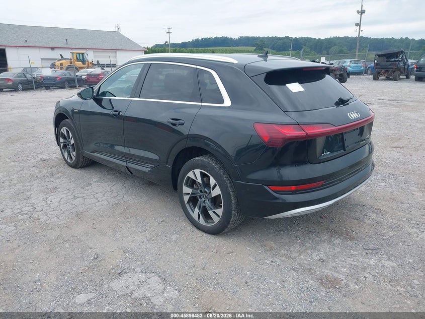 2022 Audi E-tron VIN WA1LAAGE4NB026091 IAAI salvage auction — NORMAL WEAR, Clear (New York), sold $10,400 on 2026-08-26 (photo 3)