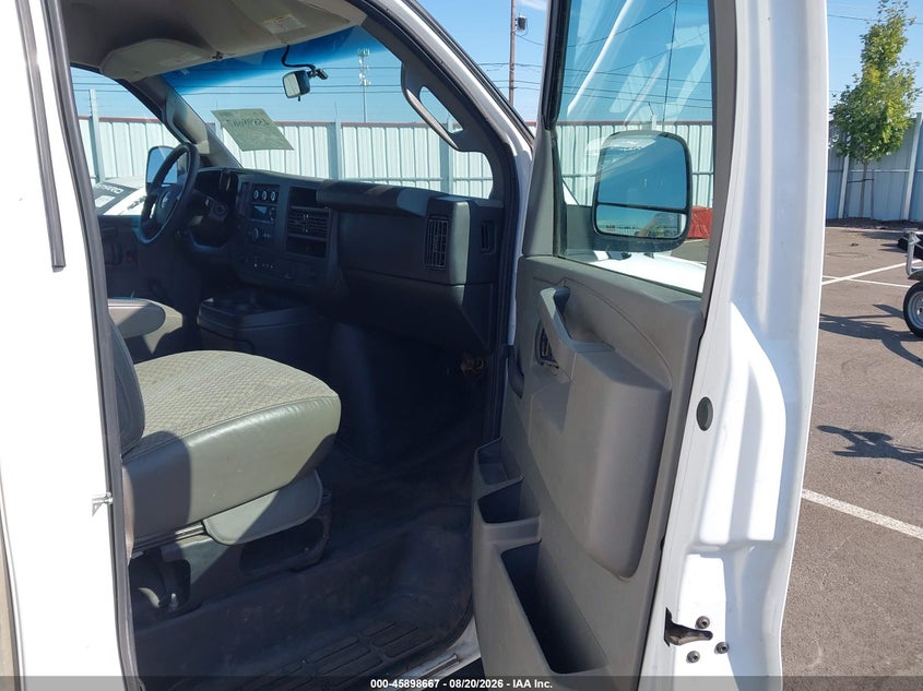 2019 Chevrolet Express VIN 1HA0GRFG7KN000258 IAAI salvage auction — LEFT SIDE, Enterprise Vehicles Clear Only (Oregon), sold $12,050 on 2026-08-26 (photo 5)