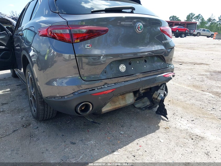 2018 Alfa romeo Stelvio VIN ZASFAKAN3J7B60256 IAAI salvage auction — REAR END, Wait Title, sold $5,000 on 2026-09-16 (photo 6)