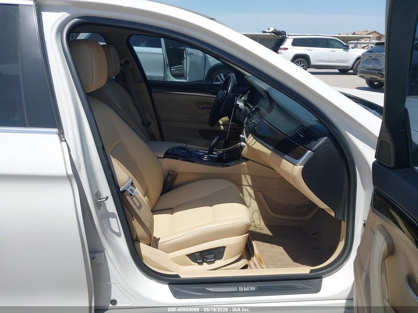 2011 BMW 5 series VIN WBAFU7C54BC778539 IAAI salvage auction — SIDE, Salvage (Texas), sold $1,100 on 2026-08-30 (photo 5)
