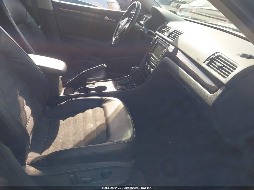 2015 Volkswagen Passat VIN 1VWCV7A37FC049197 IAAI salvage auction — FRONT END, Salvage (Pennsylvania), sold $800 on 2026-09-14 (photo 5)
