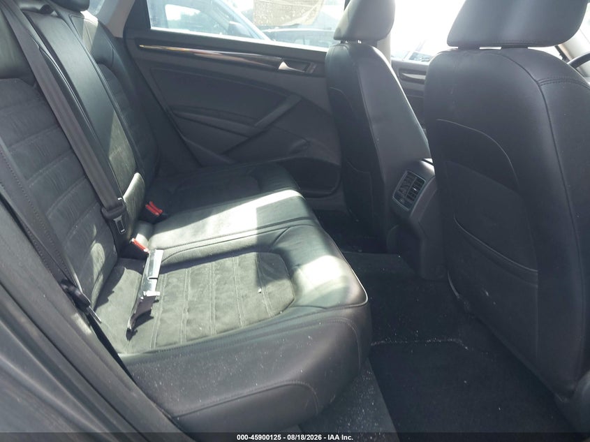 2015 Volkswagen Passat VIN 1VWCV7A37FC049197 IAAI salvage auction — FRONT END, Salvage (Pennsylvania), sold $800 on 2026-09-14 (photo 8)