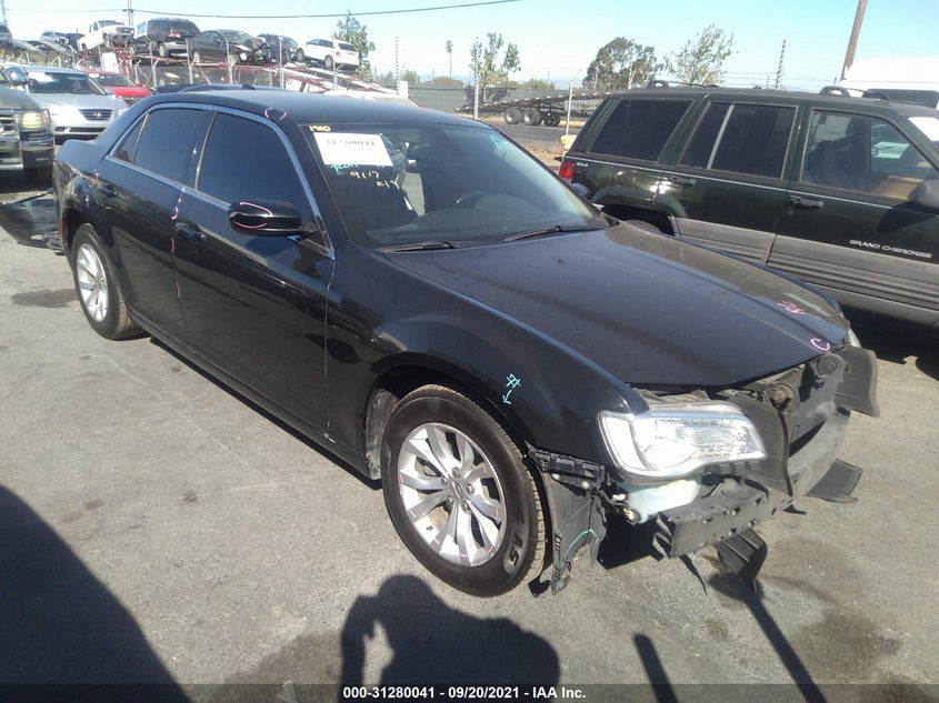 2015 Chrysler 300 VIN 2C3CCAAG6FH830061 IAAI salvage auction — Front End, Other, sold $3,450 on 2021-12-09 (photo 1)