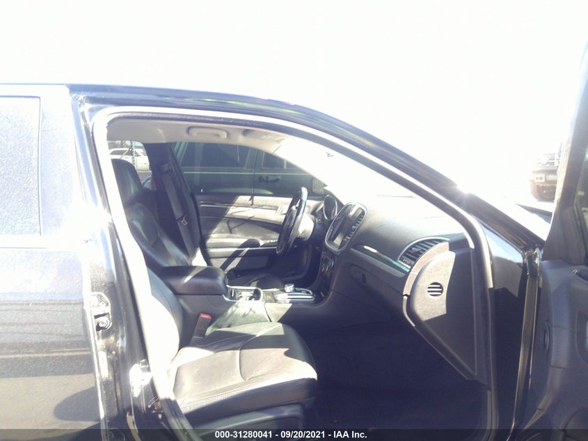 2015 Chrysler 300 VIN 2C3CCAAG6FH830061 IAAI salvage auction — Front End, Other, sold $3,450 on 2021-12-09 (photo 5)