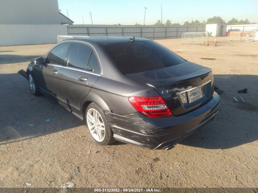 2014 Mercedes-benz C-klasse VIN WDDGF8AB6ER315373 IAAI salvage auction — Front End, Other, sold $4,800 on 2021-12-16 (photo 3)