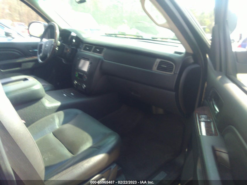 2013 GMC YUKON VIN 1GKS1EEF8DR302996 COPART salvage auction — Right Side, Salvage Title, sold $5,075 on 2023-05-03 (photo 5)