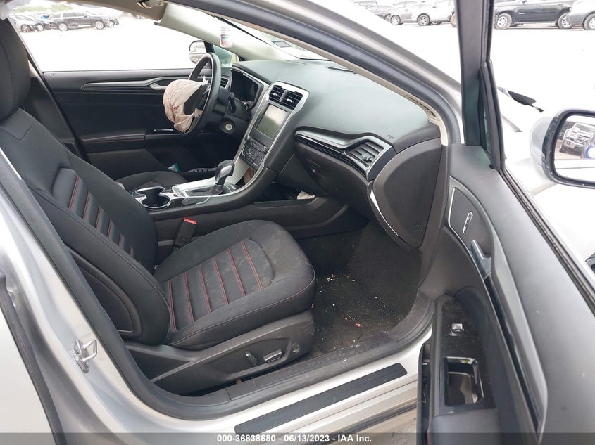2016 Ford Fusion VIN 3FA6P0H7XGR382433 COPART salvage auction — Left Front, Salvage Title, sold $1,025 on 2023-10-16 (photo 5)