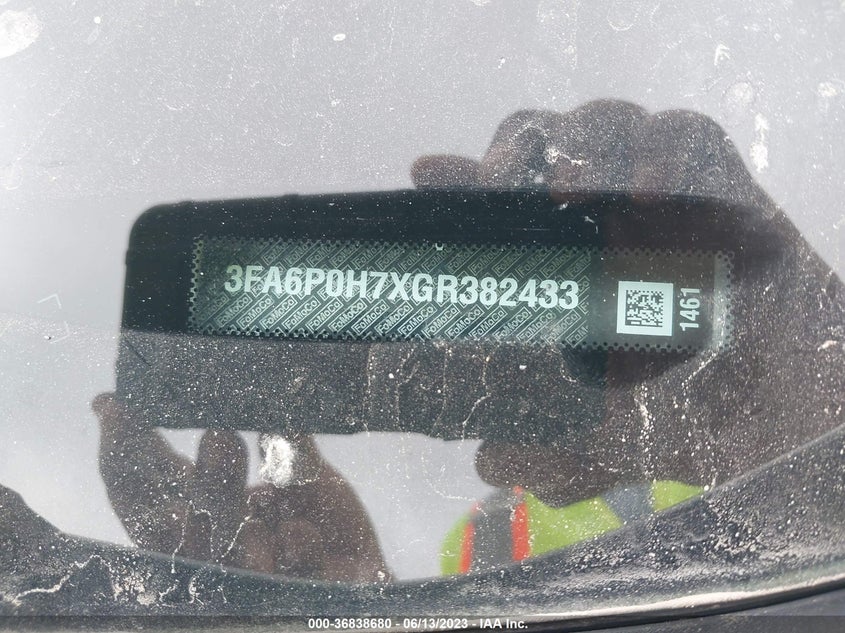2016 Ford Fusion VIN 3FA6P0H7XGR382433 COPART salvage auction — Left Front, Salvage Title, sold $1,025 on 2023-10-16 (photo 9)