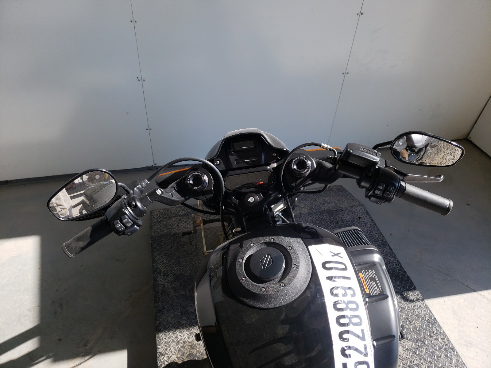 2019 Harley-davidson Softail VIN 1HD1YVK15KC017439 COPART salvage auction — ALL OVER, Mo - Salvage Certificate Of Title, sold $7,600 on 2026-09-03 (photo 8)