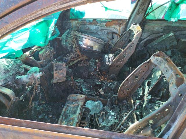 2015 Kia Sorento VIN 5XYKTCA65FG586105 COPART salvage auction — BURN, CA - NON-REPAIRABLE VEHICLE CERT, sold $50 on 2026-07-17 (photo 5)