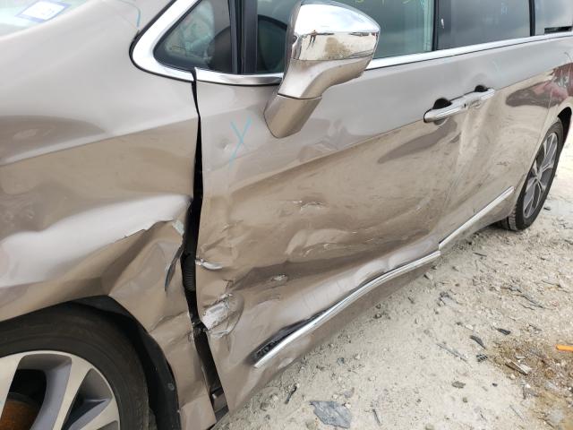 2017 Chrysler Pacifica VIN 2C4RC1GG7HR770608 COPART salvage auction — SIDE, undefined - undefined, sold $12,500 on 2021-07-22 (photo 9)