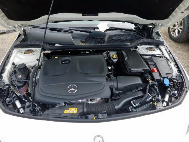2017 Mercedes-Benz C-Class VIN WDDSJ4GB6HN432228 COPART salvage auction — Side, Salvage, sold $5,400 on 2020-04-12 (photo 7)