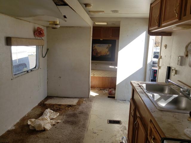 2001 Gulf stream VIN 1NL1CTP2911044105 COPART salvage auction — WATER/FLOOD, TX - SALVAGE TITLE-FLOOD DAMAGE, sold $25 on 2026-10-01 (photo 8)