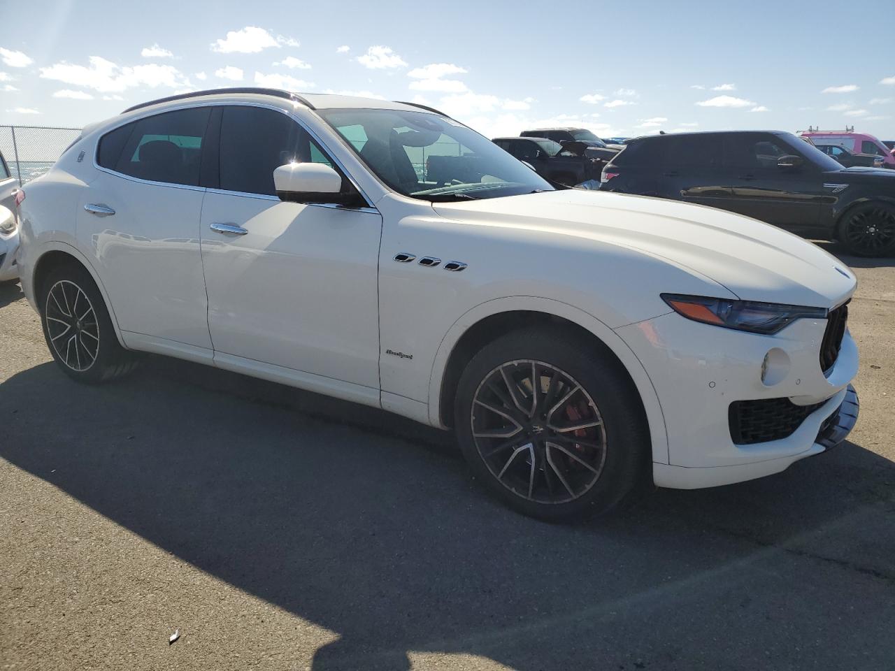 2018 MASERATI ALL MODELS VIN ZN661YUS7JX268861 COPART salvage auction — SIDE, HI - CERTIFICATE OF SALVAGE, sold $12,300 on 2025-03-17 (photo 4)