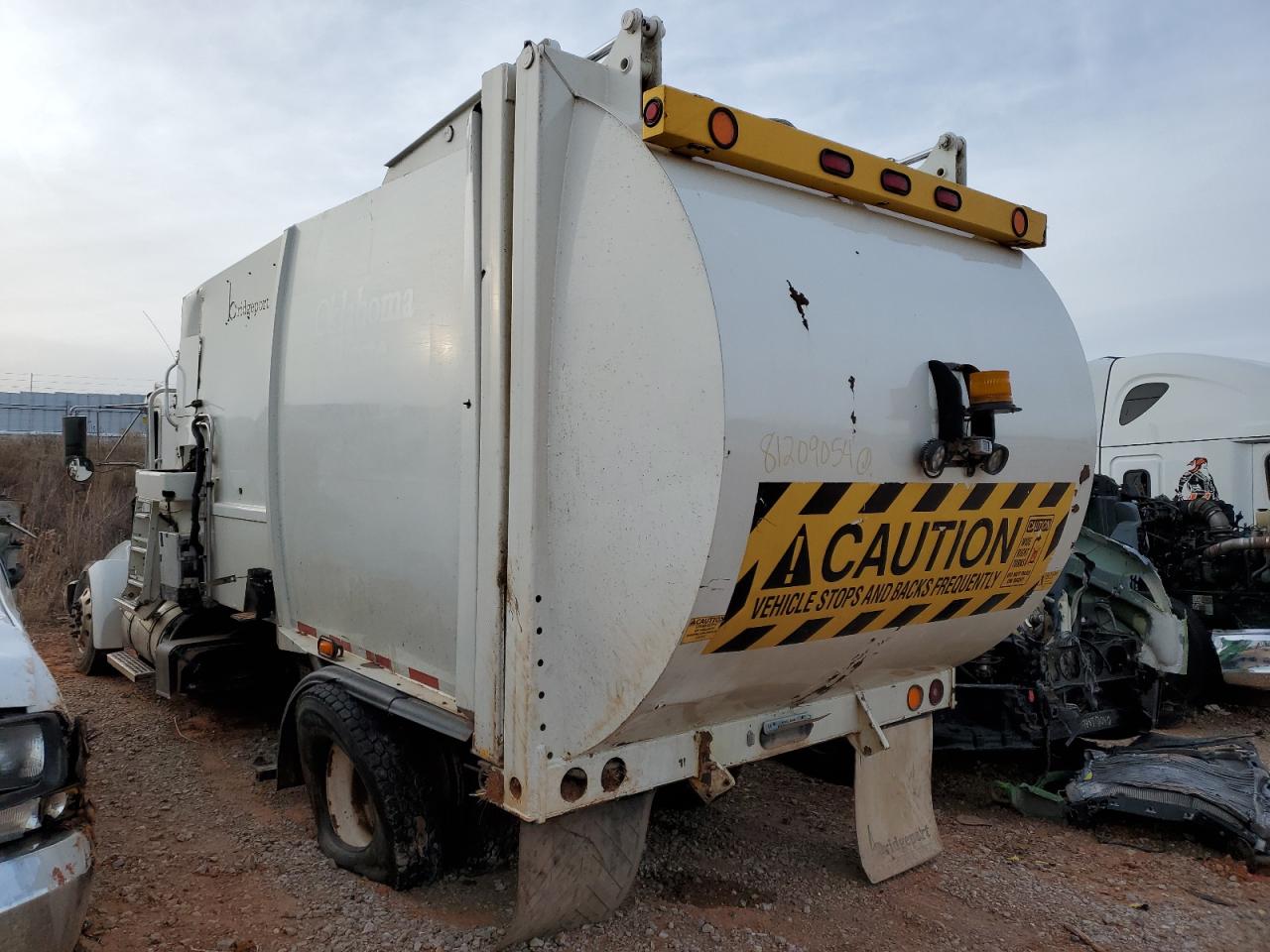 2019 Kenworth T370 VIN 2NKHHJ7X8KM358830 COPART salvage auction — All Over, OK - CERT OF TITLE-SALVAGE, sold $2,500 on 2025-07-24 (photo 3)