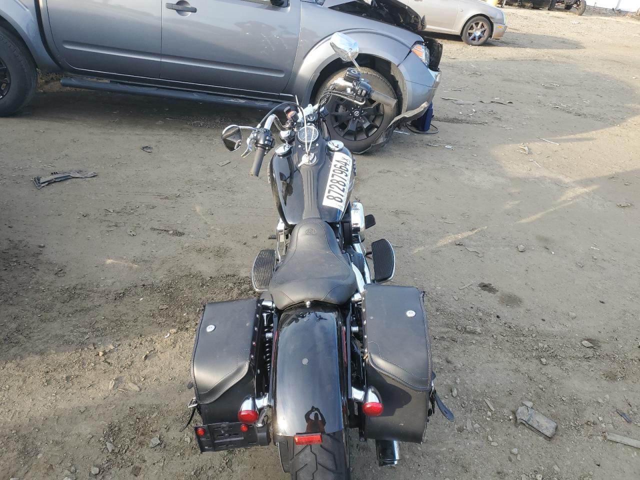 2017 Harley-Davidson FXDB VIN 1HD1GXM15HC311847 COPART salvage auction — Front End, NJ - CERT OF TITLE-SALVAGE, sold $2,600 on 2025-02-20 (photo 6)