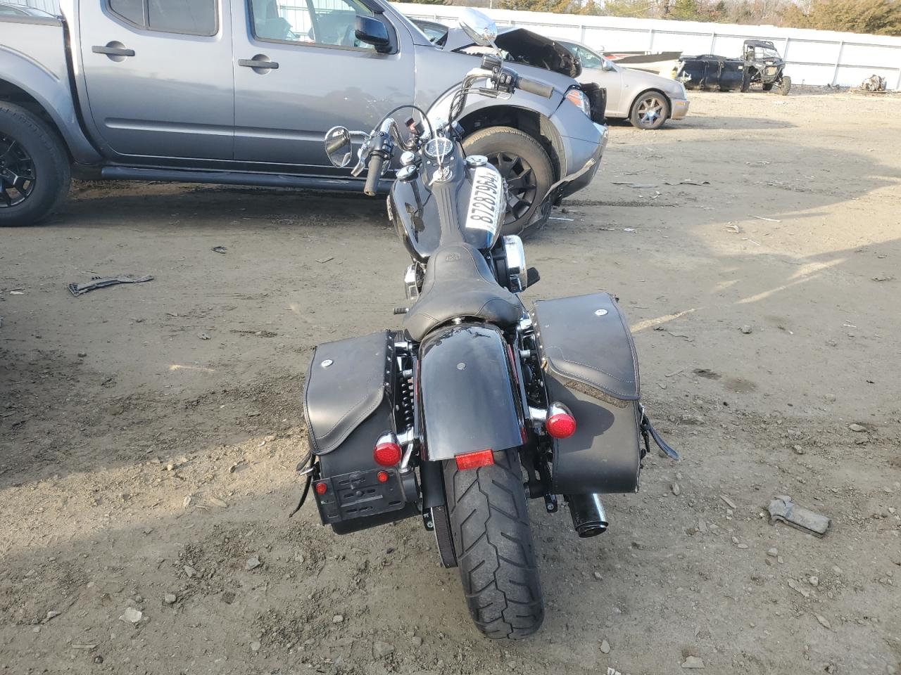 2017 Harley-Davidson FXDB VIN 1HD1GXM15HC311847 COPART salvage auction — Front End, NJ - CERT OF TITLE-SALVAGE, sold $2,600 on 2025-02-20 (photo 4)