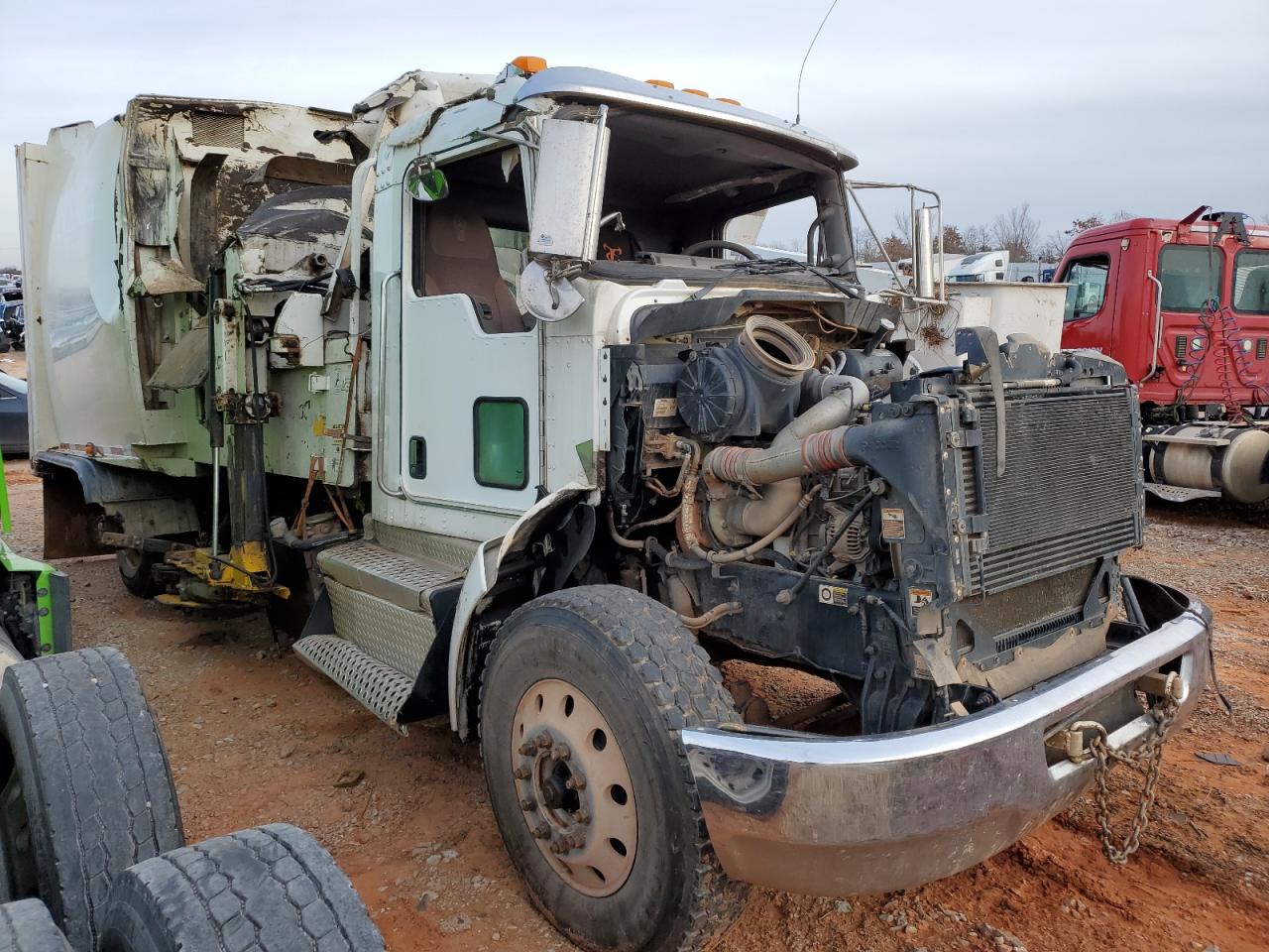 2019 Kenworth T370 VIN 2NKHHJ7X8KM358830 COPART salvage auction — All Over, OK - CERT OF TITLE-SALVAGE, sold $2,500 on 2025-07-24 (photo 1)