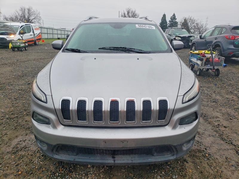2018 Jeep Cherokee VIN 1C4PJLCBXJD518055 COPART salvage auction — NORMAL WEAR, Ca - Dis/Dlr/Exp Only Clean Title, sold $2,250 on 2026-07-02 (photo 5)