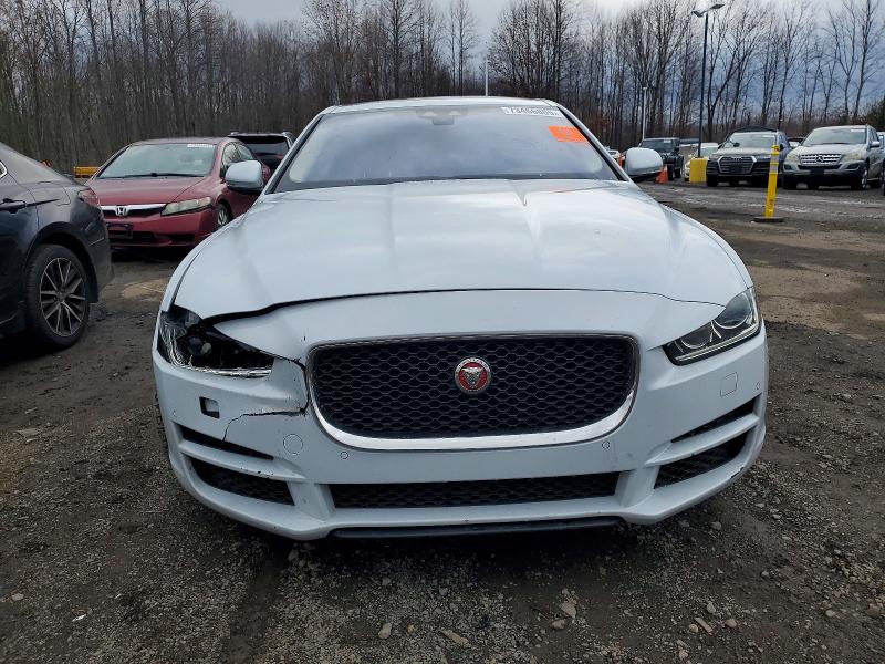 2018 Jaguar Xe VIN SAJAN4EV3JCP17768 COPART salvage auction — MINOR DENT/SCRATCHES, CT - CERTIFICATE OF TITLE, sold $5,500 on 2026-07-31 (photo 5)