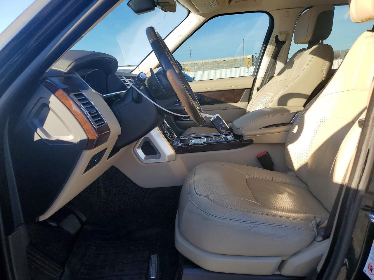 2018 Land rover RANGE ROVER VIN SALGS2RKXJA381997 COPART salvage auction — Minor Dent/Scratches, CA - DIS/DLR/EXP ONLY CLEAN TITLE (P), sold $13,500 on 2026-07-07 (photo 7)