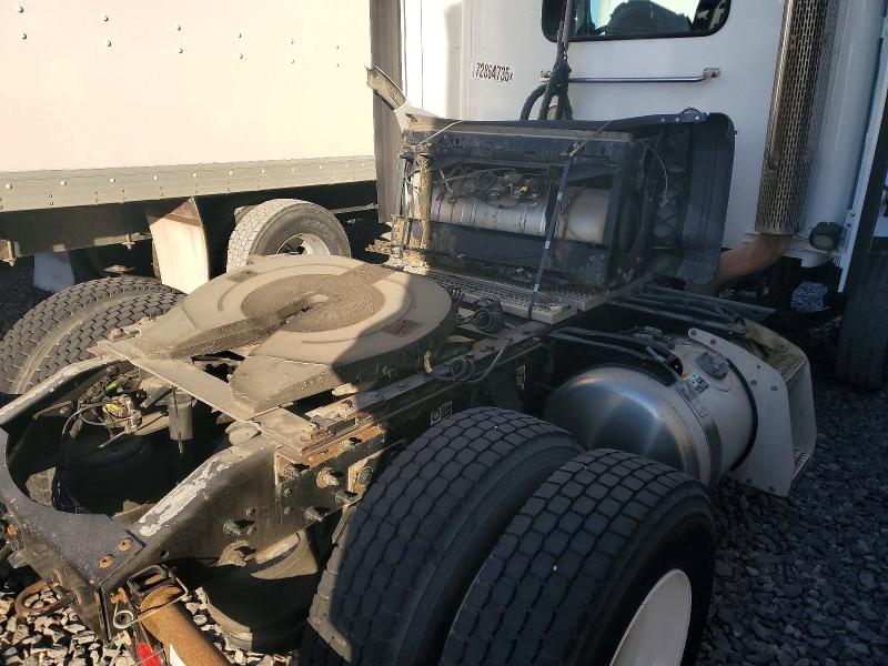 2017 Peterbilt All models VIN 1XPBA48X5HD429006 COPART salvage auction — NORMAL WEAR, IN - CERTIFICATE OF TITLE, sold $5,500 on 2026-09-17 (photo 6)
