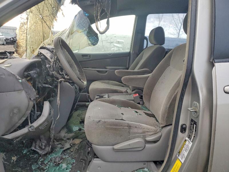 2006 Toyota Sienna VIN 5TDZA23C66S475924 COPART salvage auction — INTERIOR BURN, NY - MV907A-PARTS ONLY, sold $125 on 2026-07-13 (photo 7)