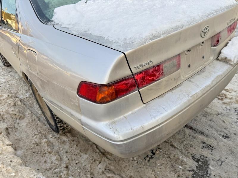 1998 Toyota Camry VIN 4T1BG22KXWU836748 COPART salvage auction — FRONT END, Ab - Bos - Salvage, sold $175 on 2026-08-04 (photo 2)