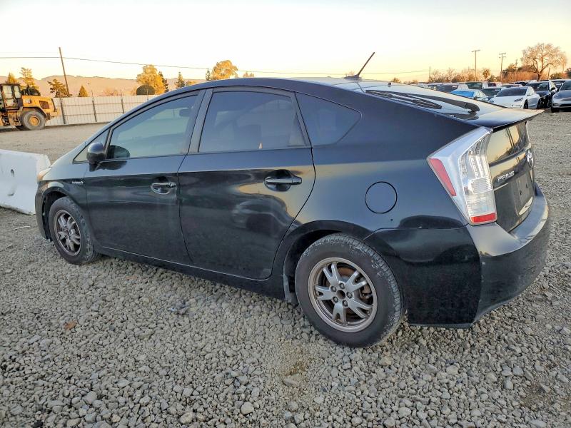 2005 Toyota Prius VIN JTDKN3DU1A0164450 COPART salvage auction — MINOR DENT/SCRATCHES, Id - Salvage Certificate Of Title, sold $550 on 2026-07-02 (photo 2)