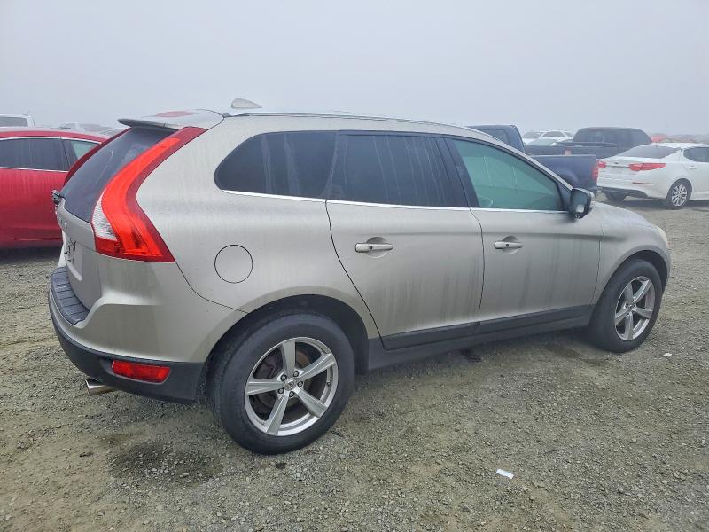 2013 Volvo Xc60 VIN YV4952DL5D2444796 COPART salvage auction — MINOR DENT/SCRATCHES, Ca - Dis/Dlr/Exp Only Clean Title, sold $2,700 on 2026-07-28 (photo 3)