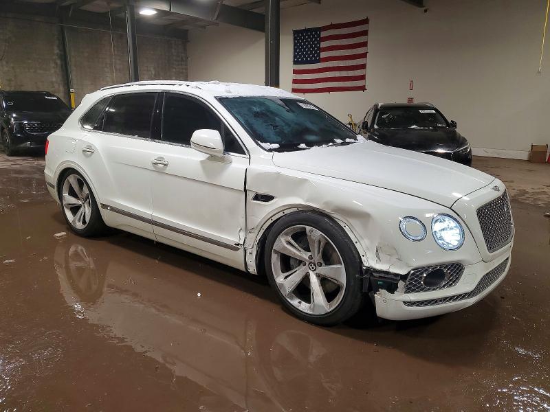2018 Bentley Bentayga VIN SJAAC4ZV5JC020618 COPART salvage auction — Side, PA - CERT OF TITLE, sold $35,250 on 2026-04-01 (photo 4)
