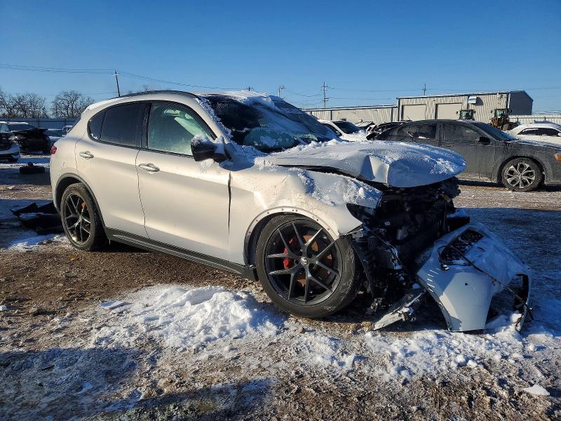 2020 Alfa romeo Stelvio VIN ZASPAKAN7L7C90712 COPART salvage auction — FRONT END, Wv - Salvage Certificate, sold $825 on 2026-07-27 (photo 4)