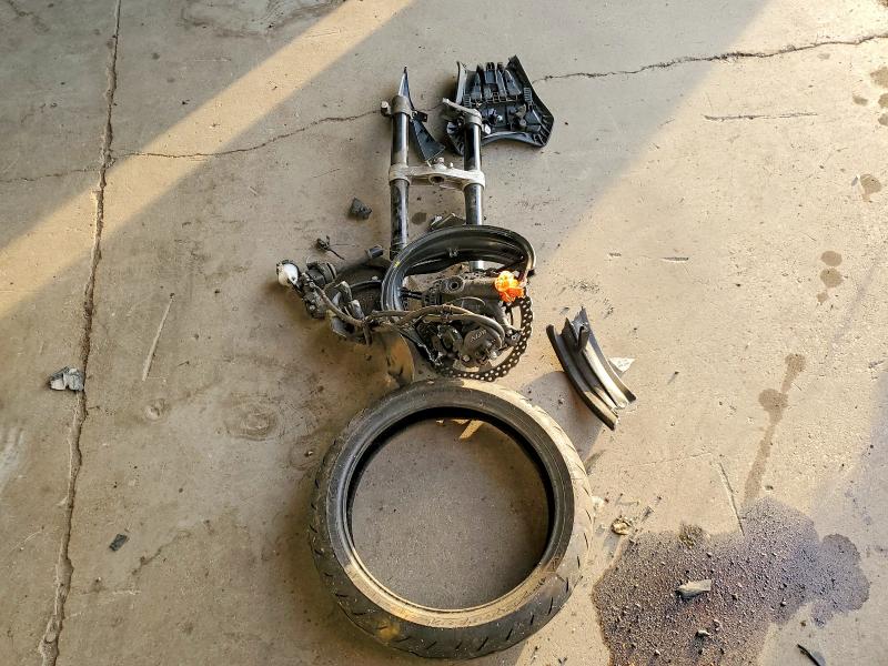 2023 Kawasaki Zx636 VIN JKBZXJH15PA017067 COPART salvage auction — ALL OVER, IL - SALVAGE CERTIFICATE, sold $175 on 2026-07-20 (photo 8)