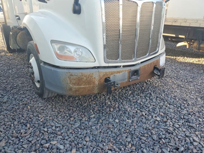 2017 Peterbilt All models VIN 1XPBA48X5HD429006 COPART salvage auction — NORMAL WEAR, IN - CERTIFICATE OF TITLE, sold $5,500 on 2026-09-17 (photo 9)
