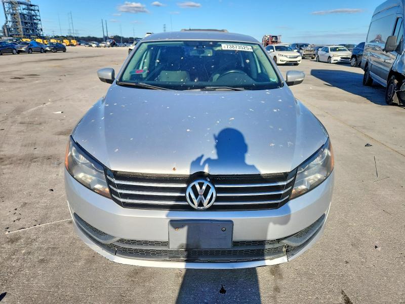 2015 Volkswagen Passat VIN 1VWAT7A33FC092027 COPART salvage auction — MINOR DENT/SCRATCHES, Salvage Title, sold $1,450 on 2026-08-13 (photo 5)