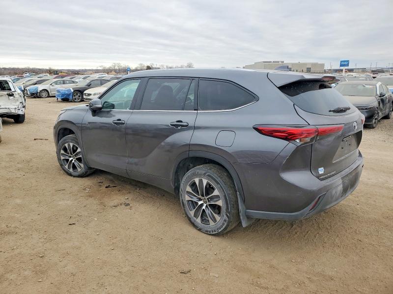 2022 Toyota Highlander VIN 5TDHZRBH9NS225375 COPART salvage auction — FRONT END, Ia - Cert Of Title-Salvage Title, sold $5,400 on 2026-07-24 (photo 2)