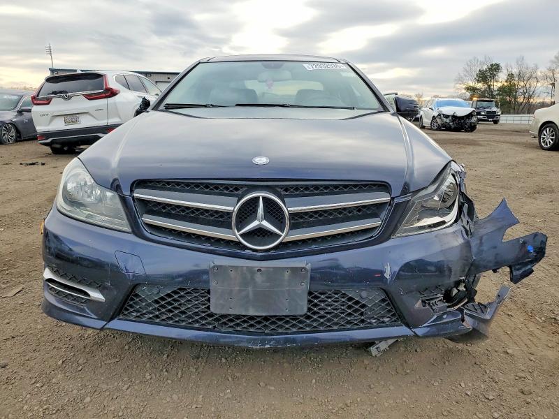 2012 Mercedes-benz C-klasse VIN WDDGJ4HB4CF925137 COPART salvage auction — FRONT END, Salvage Title, sold $700 on 2026-08-11 (photo 5)