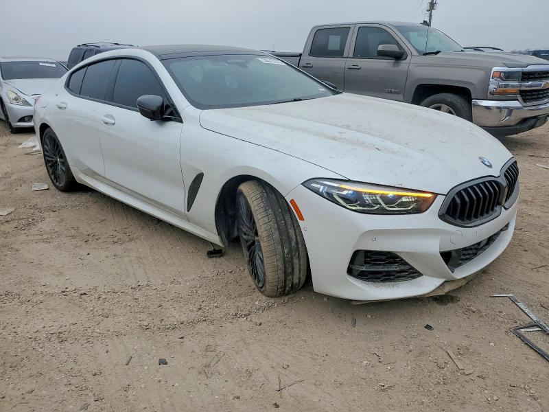 2022 BMW 8er VIN WBAGV8C01NCH27406 COPART salvage auction — MINOR DENT/SCRATCHES, TX - CERTIFICATE OF TITLE, sold $32,750 on 2026-08-27 (photo 4)